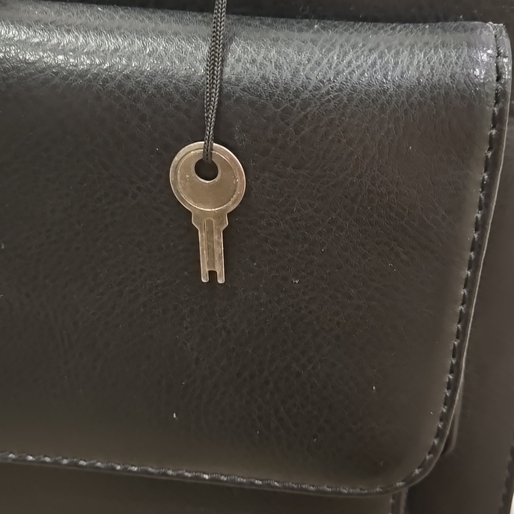 NWT Retro Mancini Elegant/Chic  Black Leather Briefcase - Picture 4 of 12